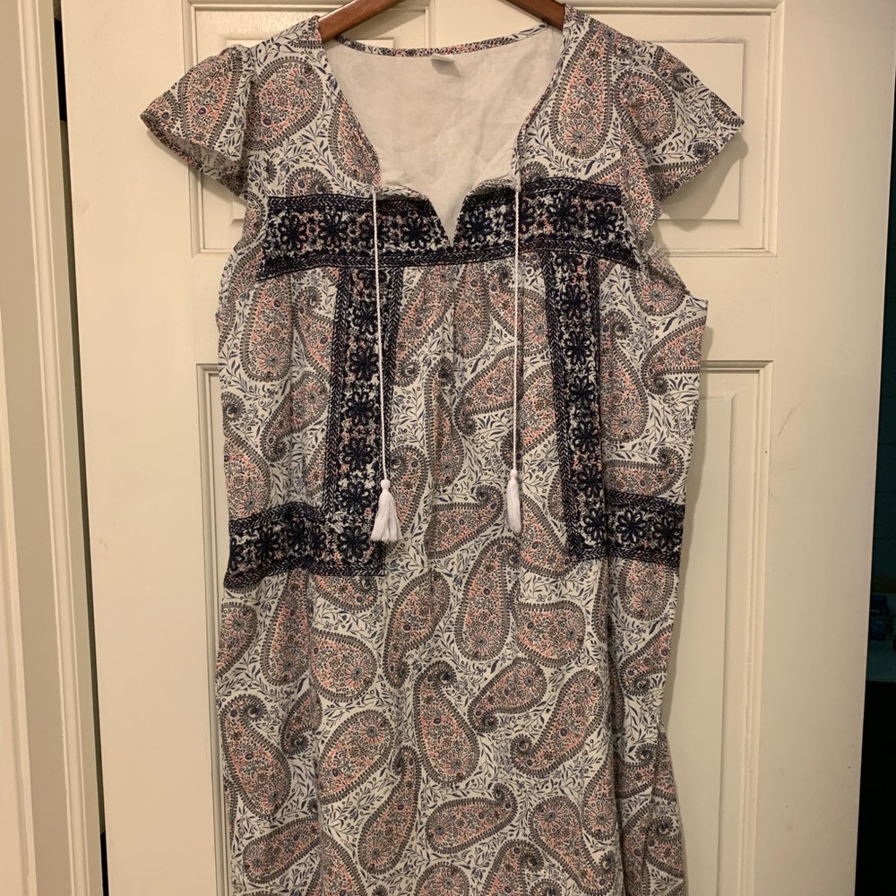 Old Navy Flowy Dress. Size medium.